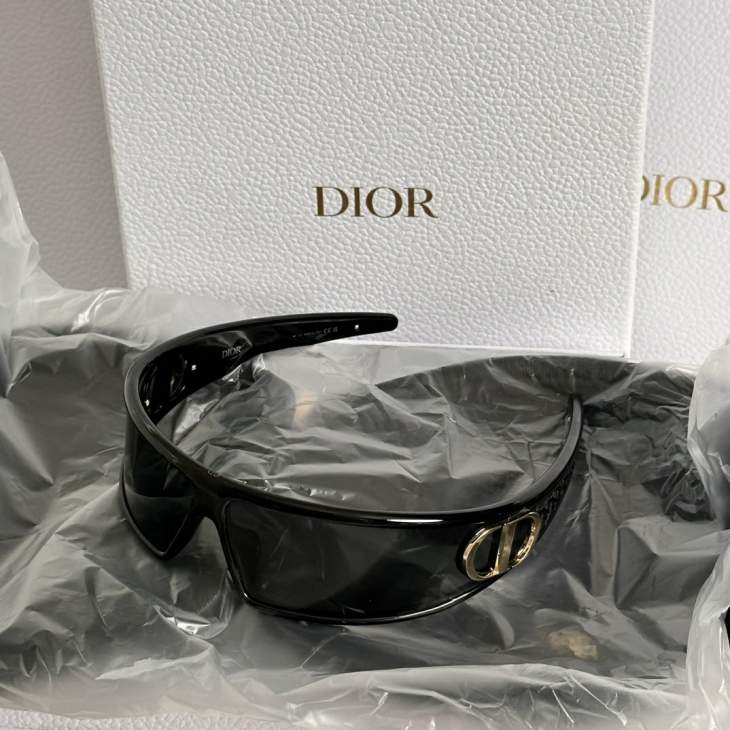 Picture of Dior Sunglasses _SKUfw79477464fw